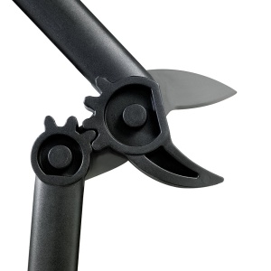 Fiskars 15 Inch PowerGear Super Pruner/Lopper - Image 4