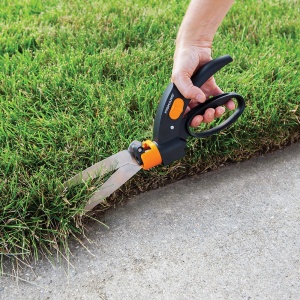 Fiskars 92146964J Swivel Soft Touch Grass Shear, 360 Degrees - Image 3